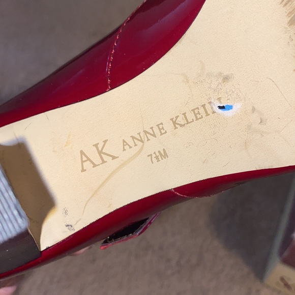 Heels - Picture 7 of 8